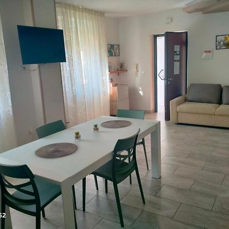 Perla Di Mare Apartment Montesilvano Bagian luar foto